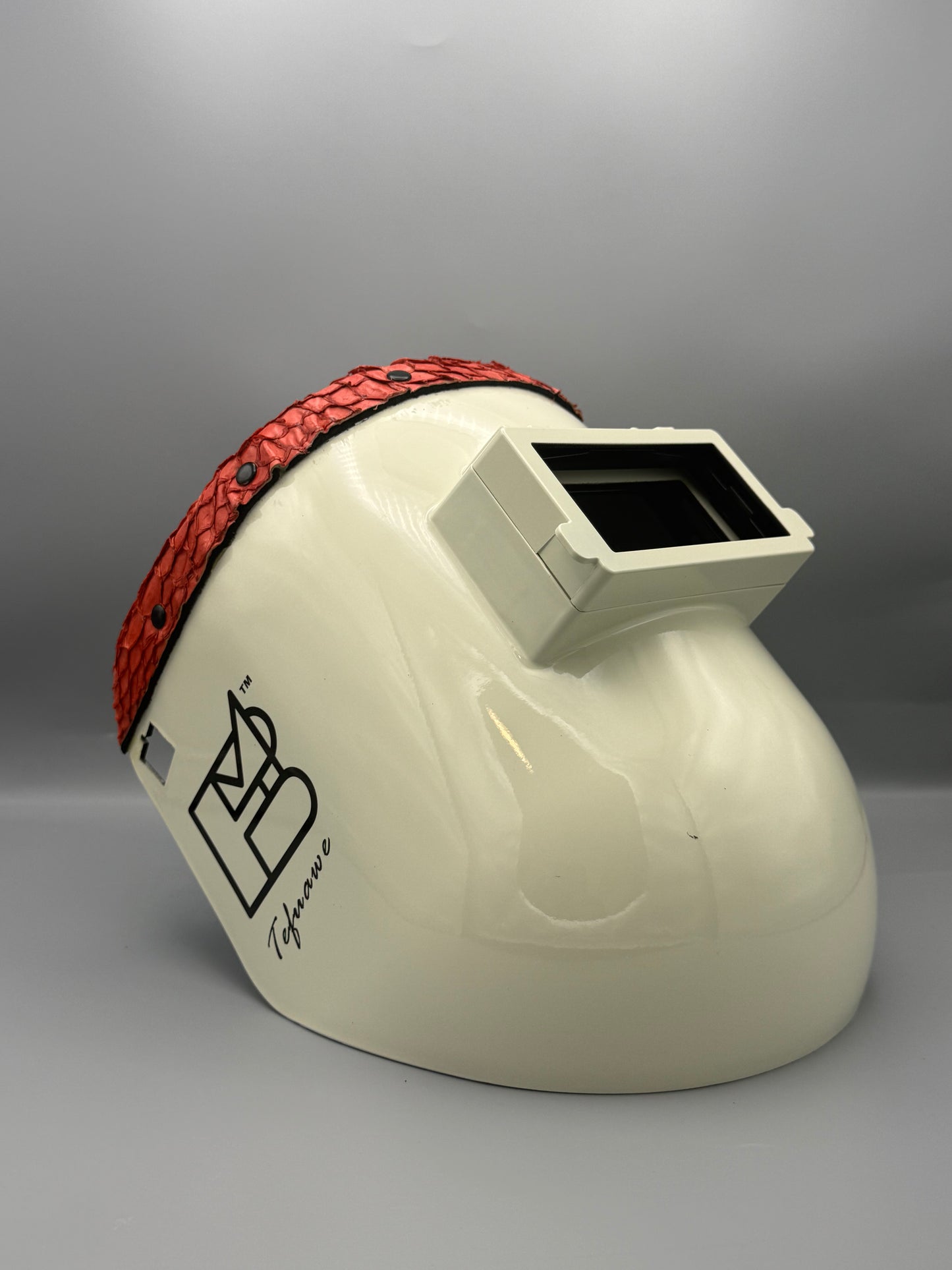DBM Red Pirarucu Hood